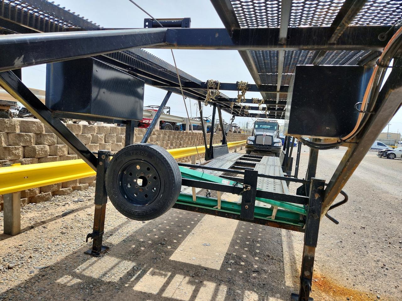 2022 Texas Pride CA84727KGN Car Carrier