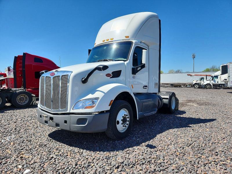 2018 Peterbilt 579 Semi Truck