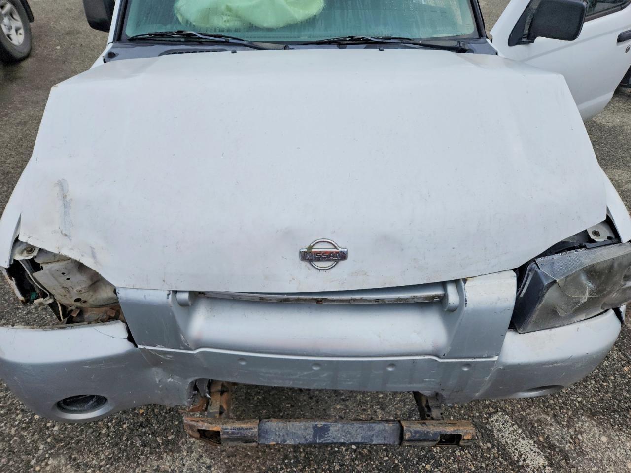2001 Nissan Frontier XE