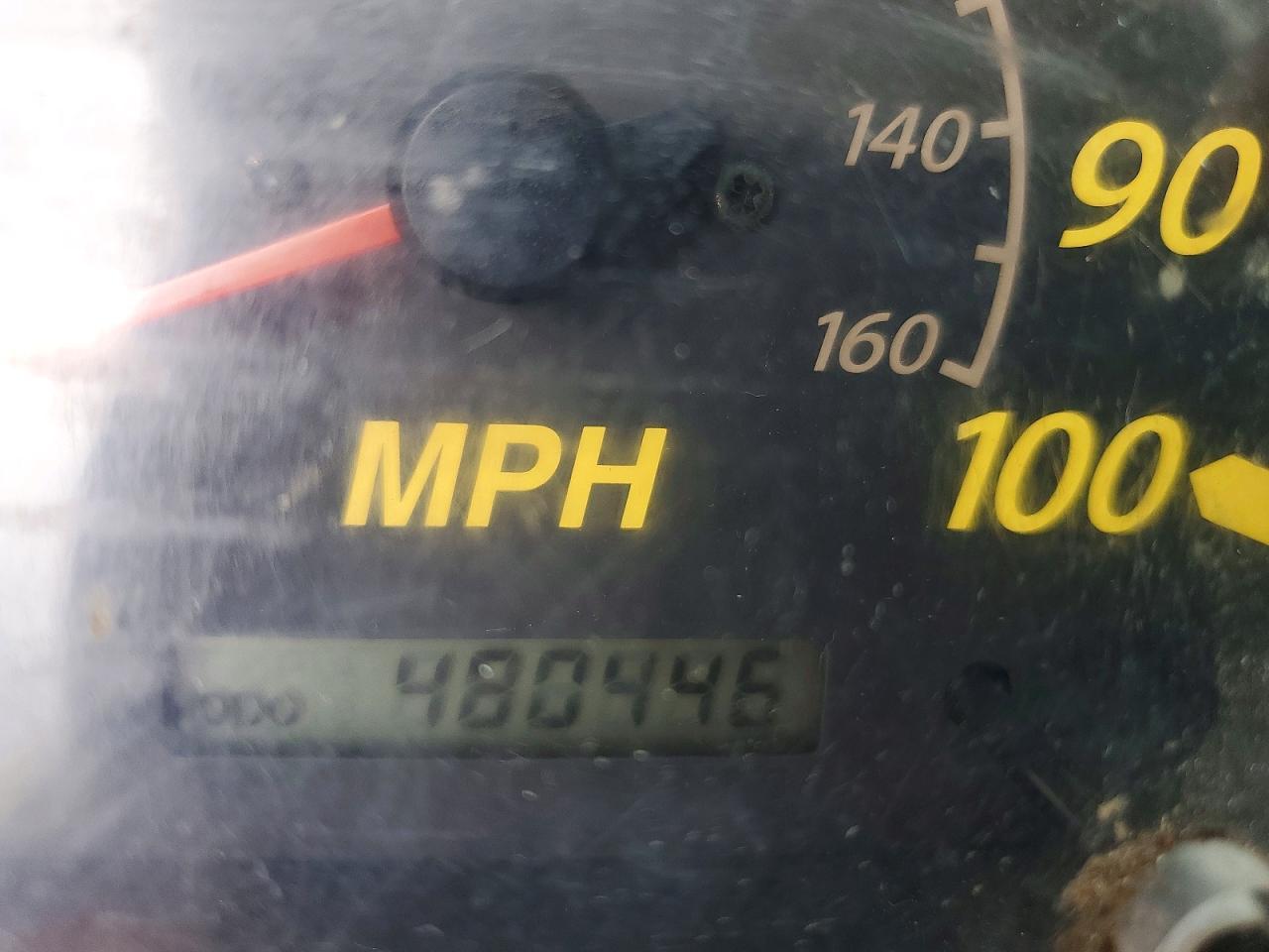 2006 Isuzu NPR BOX Truck