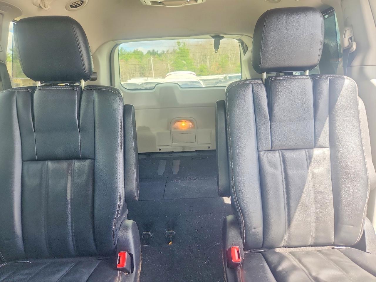 2013 Chrysler Town & Country Touring