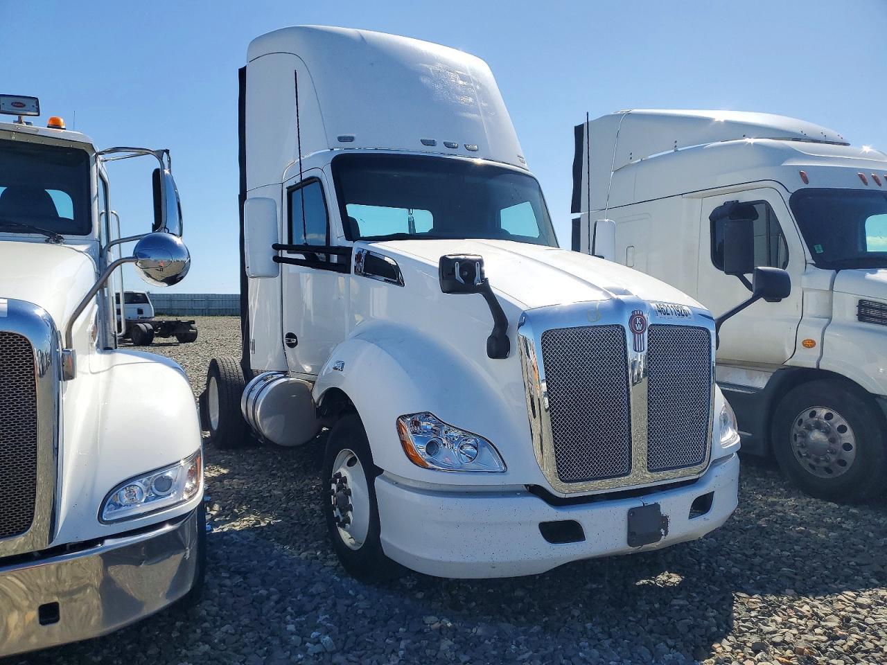 2015 Kenworth Construction T680