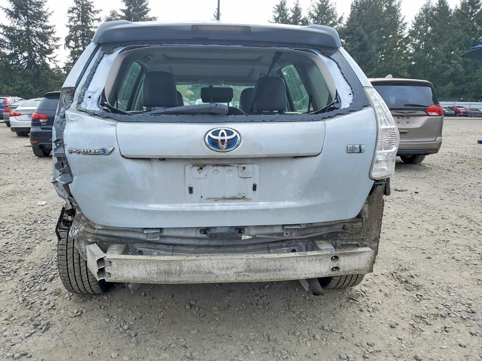 2013 Toyota Prius v Five