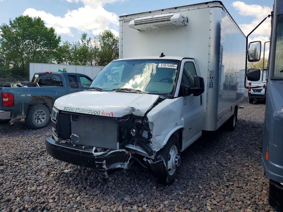 2023 GMC Savana Cutaway G3500