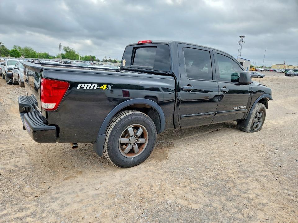 2013 Nissan Titan sv