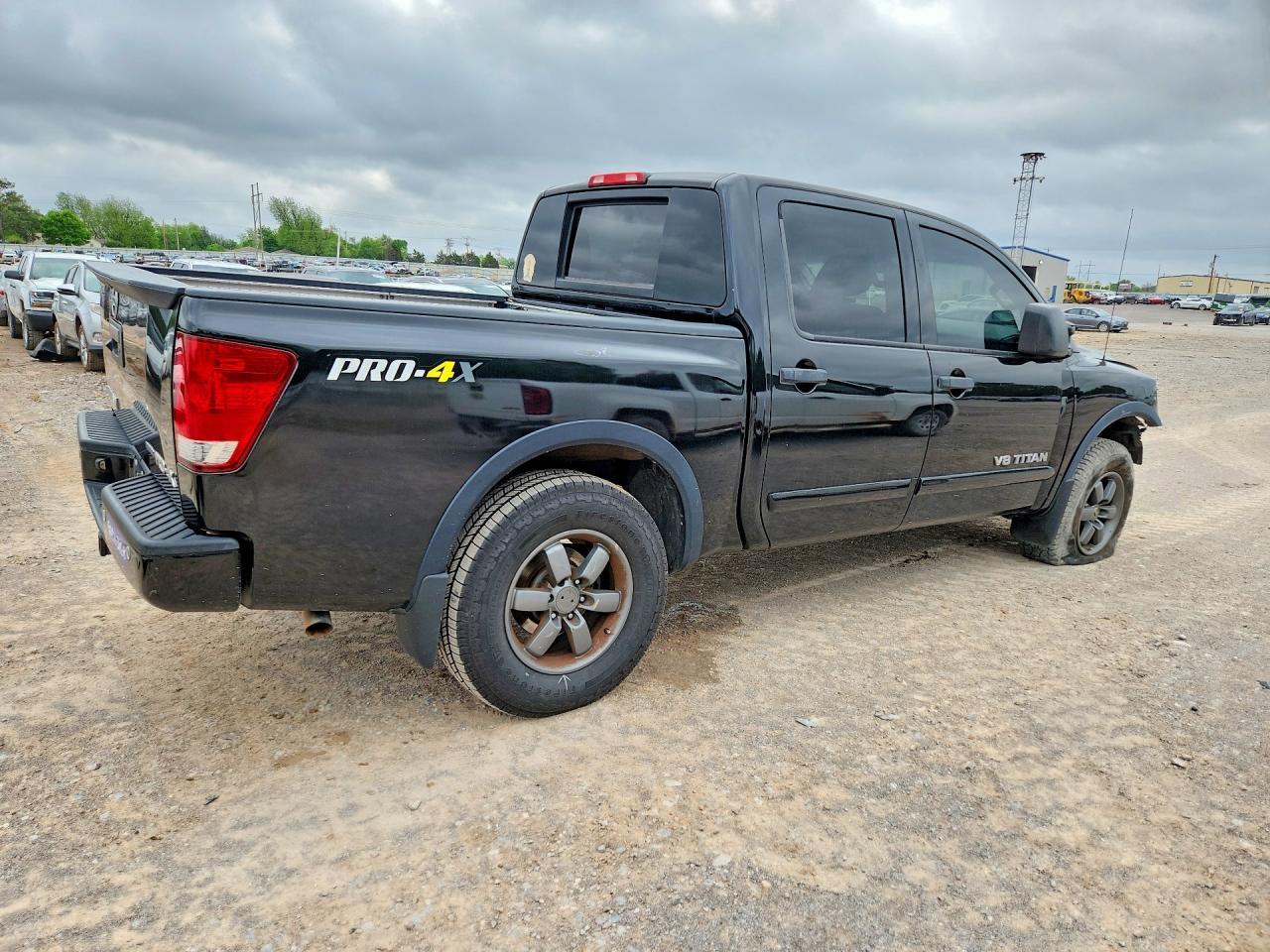 2013 Nissan Titan SV