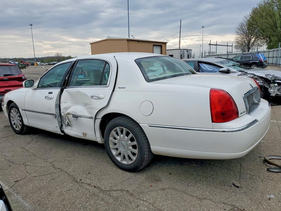 2006 Lincoln Town car Signature
