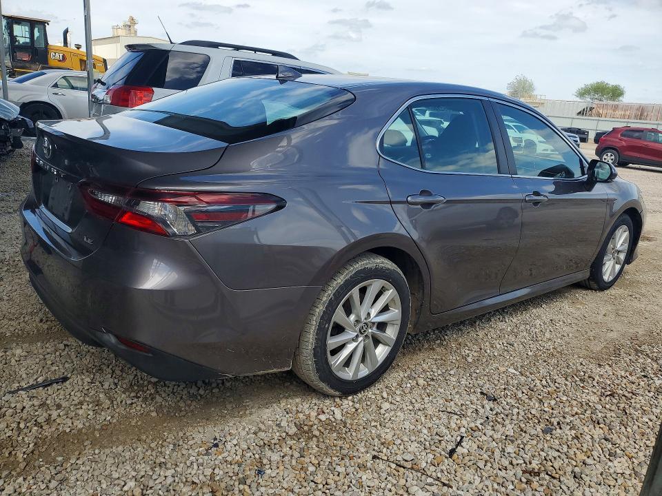 2023 Toyota Camry le