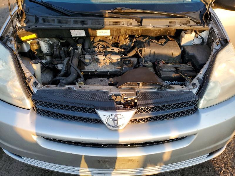 2004 Toyota Sienna le 7 Passenger
