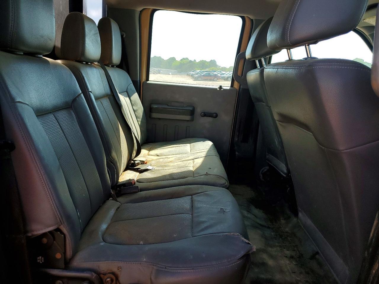 2013 Ford F450 Super Duty Flatbed Truck