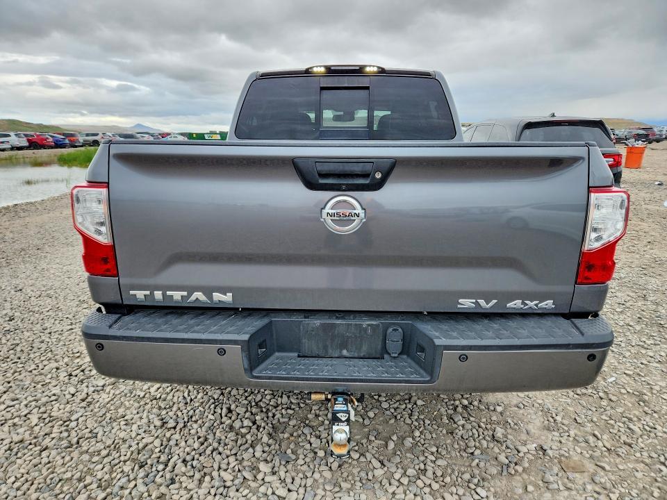2018 Nissan Titan sv