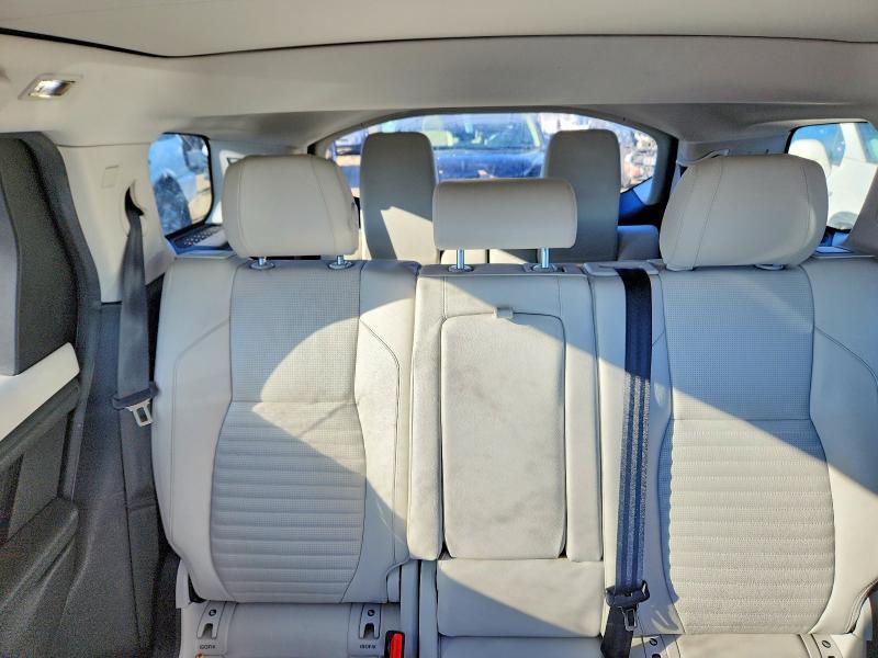 2020 Land Rover Discovery Sport se p