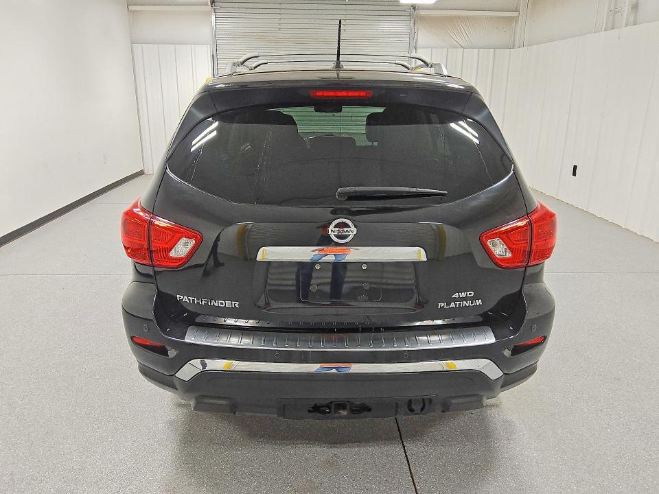 2017 Nissan Pathfinder s