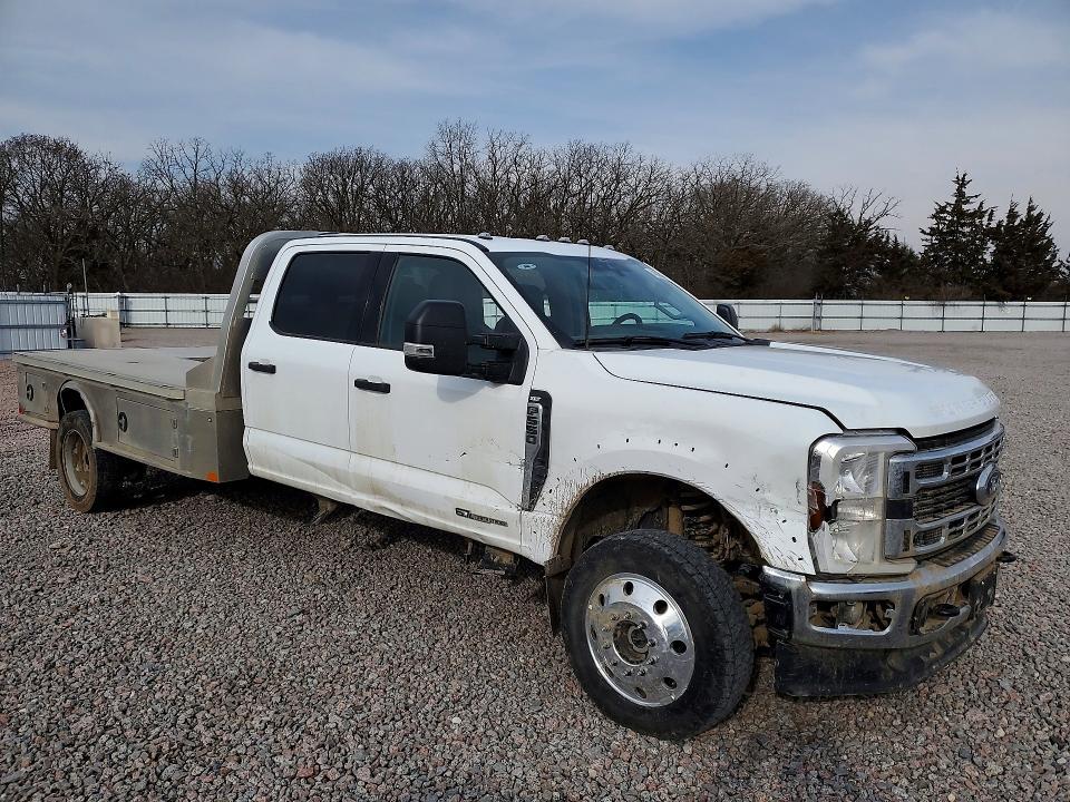 2024 Ford F550 Super Duty Flatbed Truck