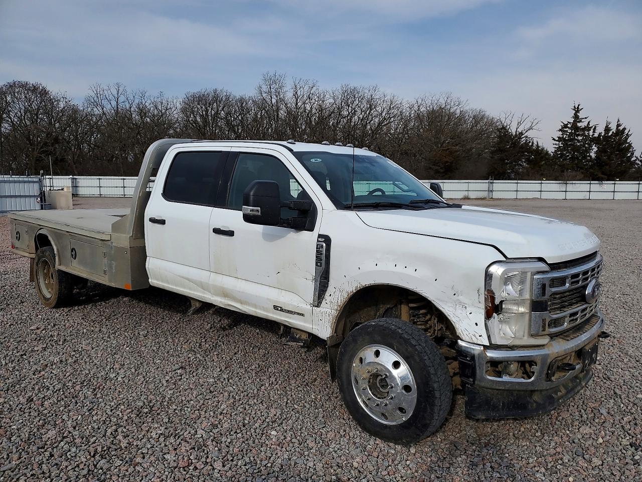 2024 Ford F550 Super Duty Flatbed Truck