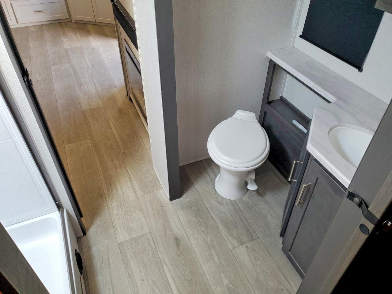 2025 Keystone CGR25FKDWE