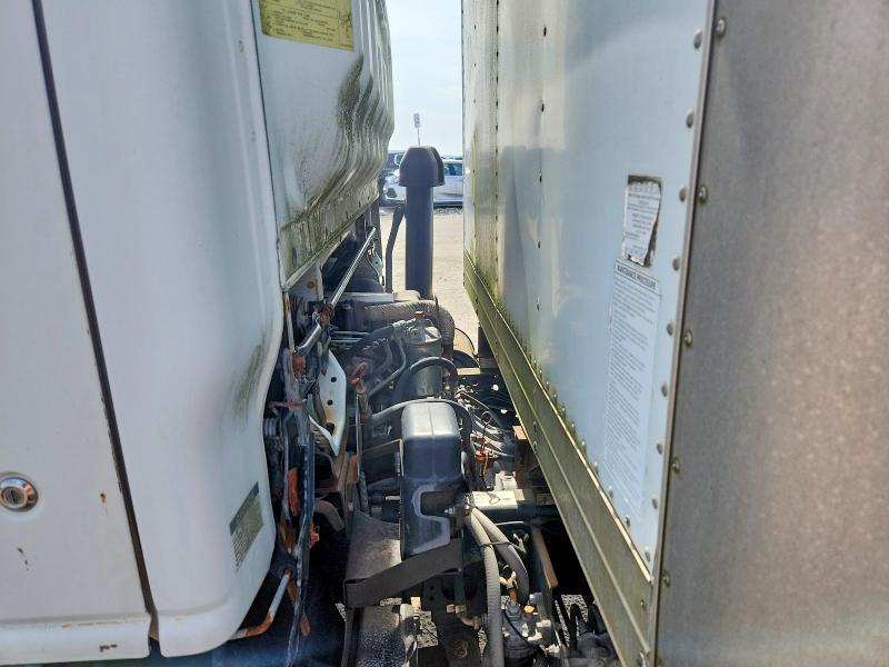 2004 Isuzu NQR BOX Truck