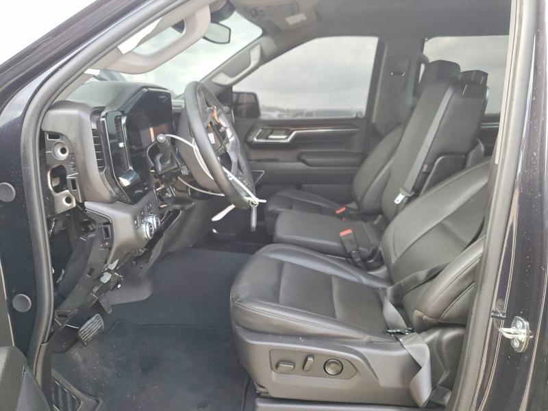 2024 GMC Sierra K1500 slt