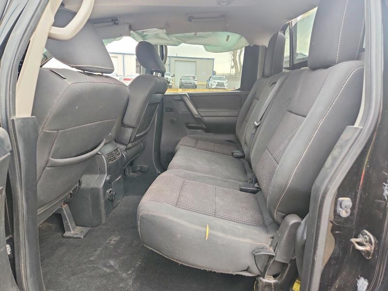 2013 Nissan Titan sv