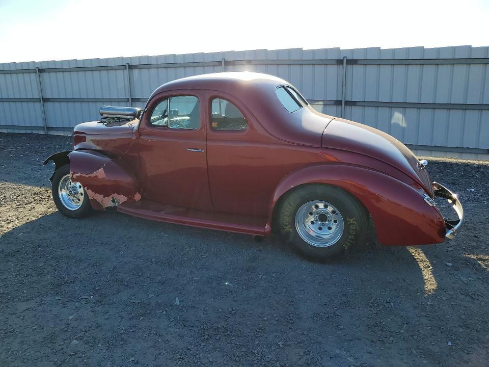 1940 Ford Deluxe
