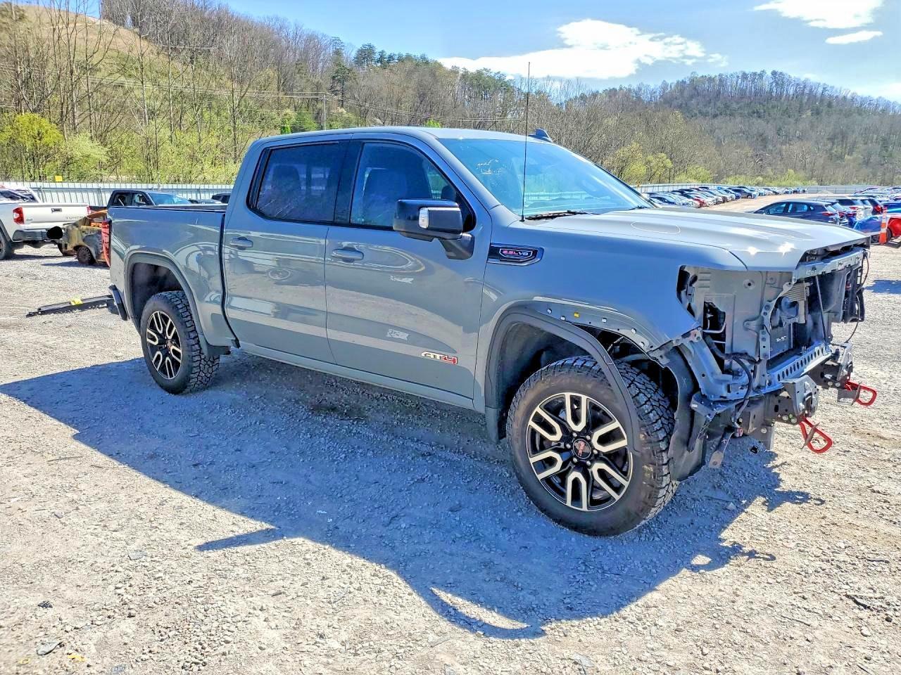 2025 GMC Sierra K1500 AT4