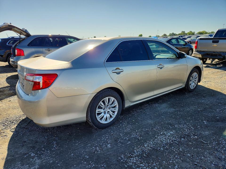 2014 Toyota Camry le