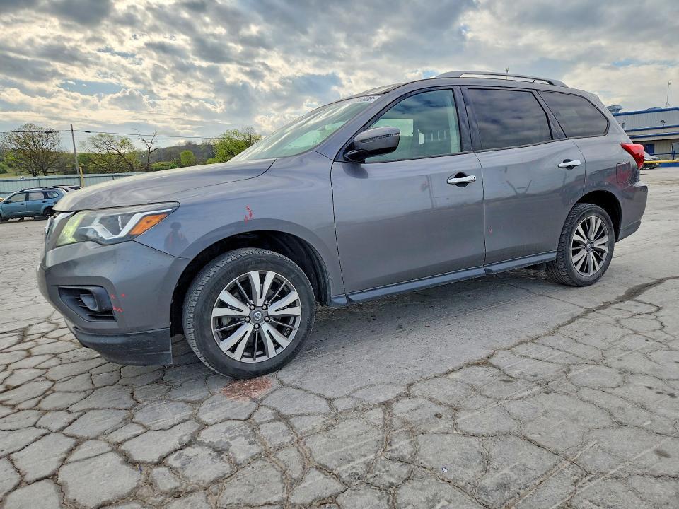 2018 Nissan Pathfinder sv