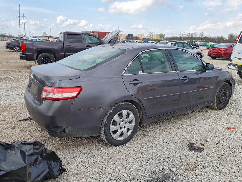 2011 Toyota Camry le
