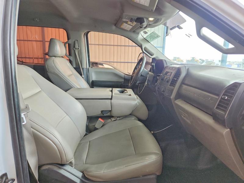 2019 Ford F350 Super Duty Flatbed Truck