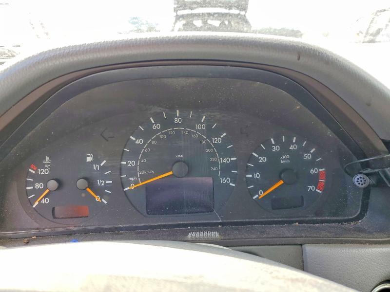 2001 Mercedes-Benz E 320
