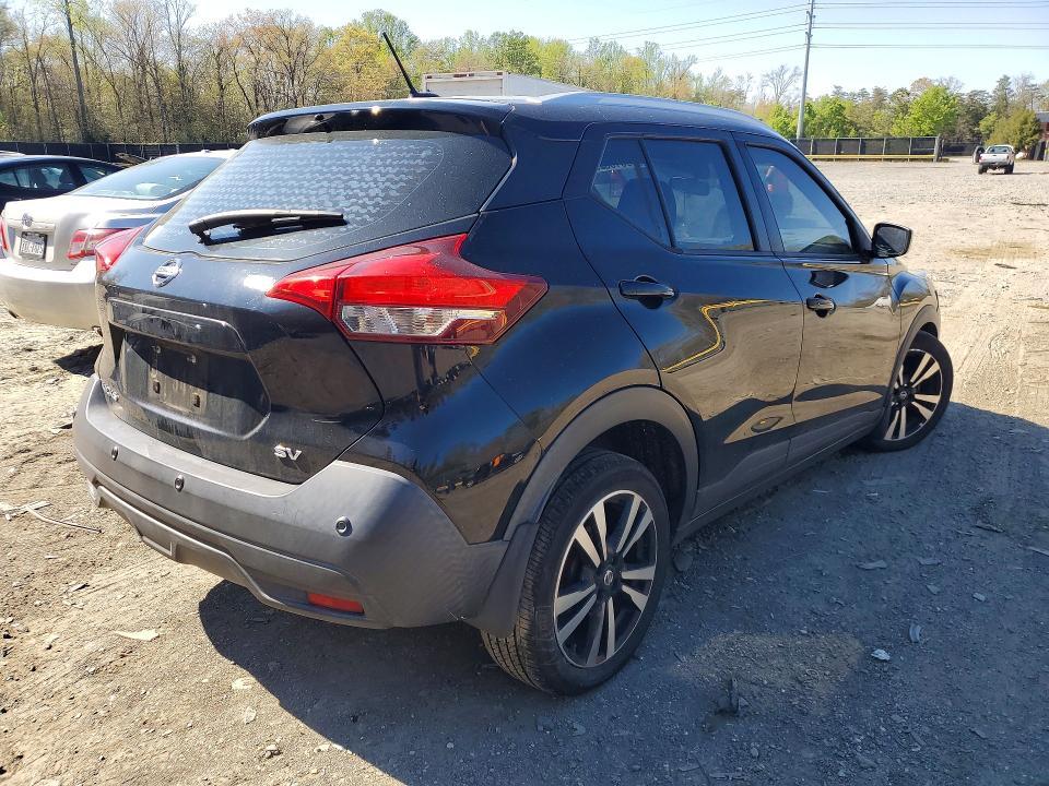 2020 Nissan Kicks sv