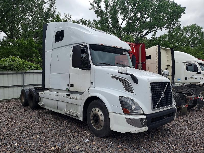 2016 Volv O VNL Semi Truck