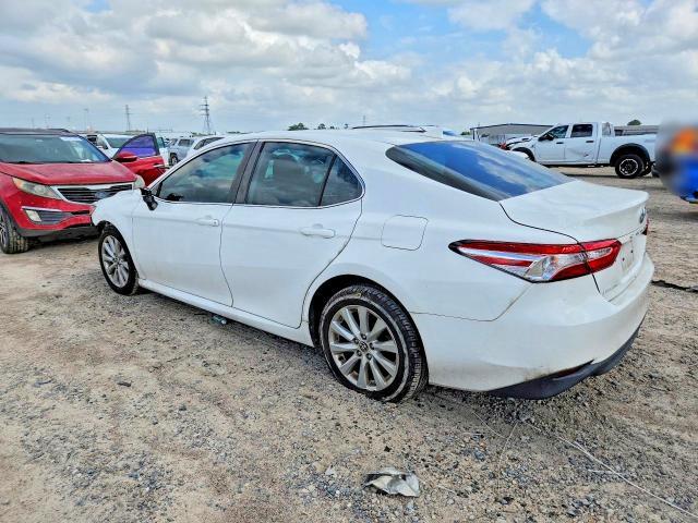 2020 Toyota Camry le