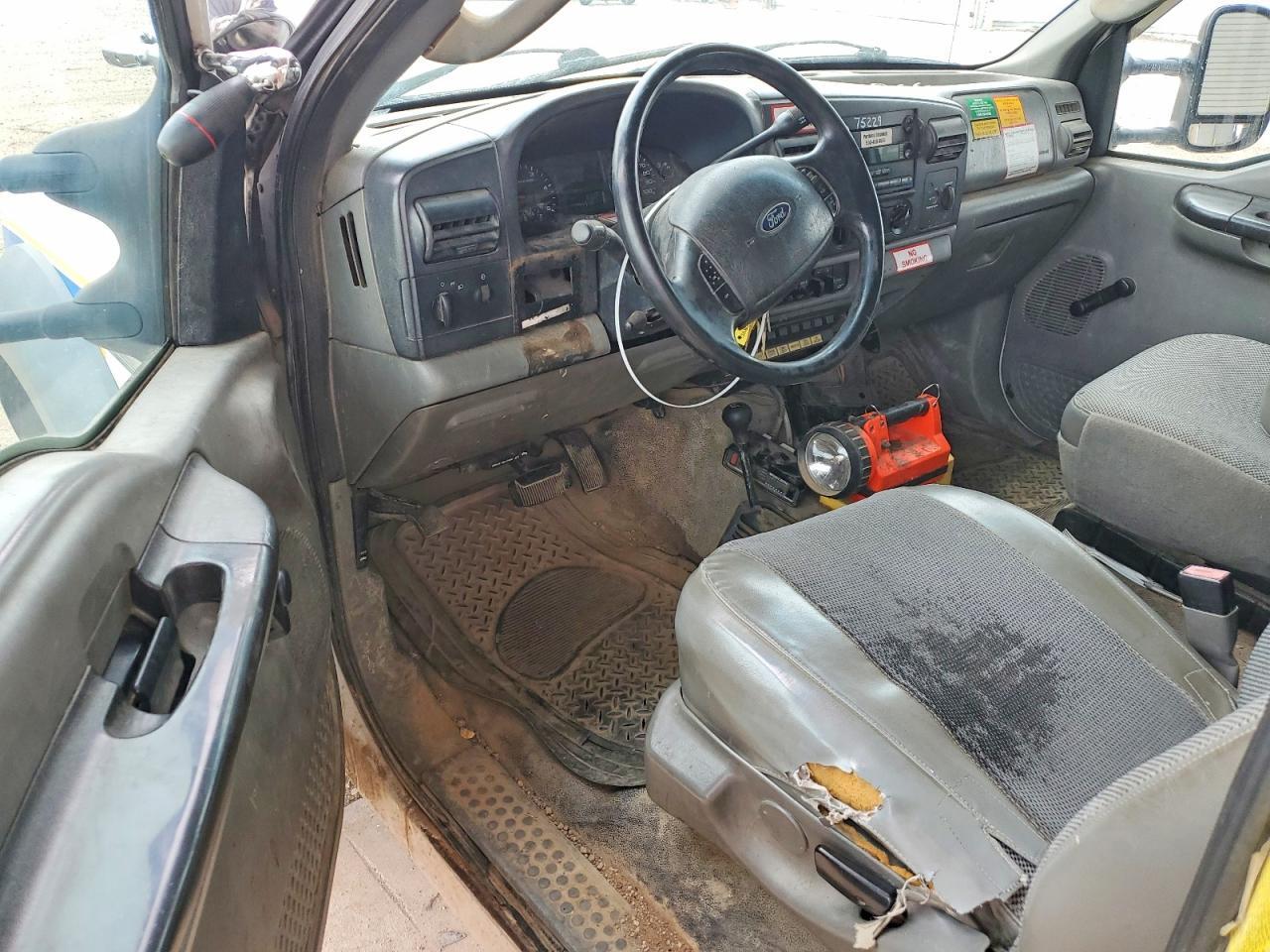 2005 Ford F550 Super-Delivery Truck