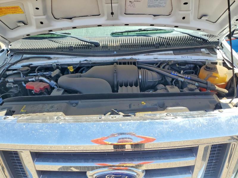 2017 Ford Econoline E450 Super Duty Cutaway Van