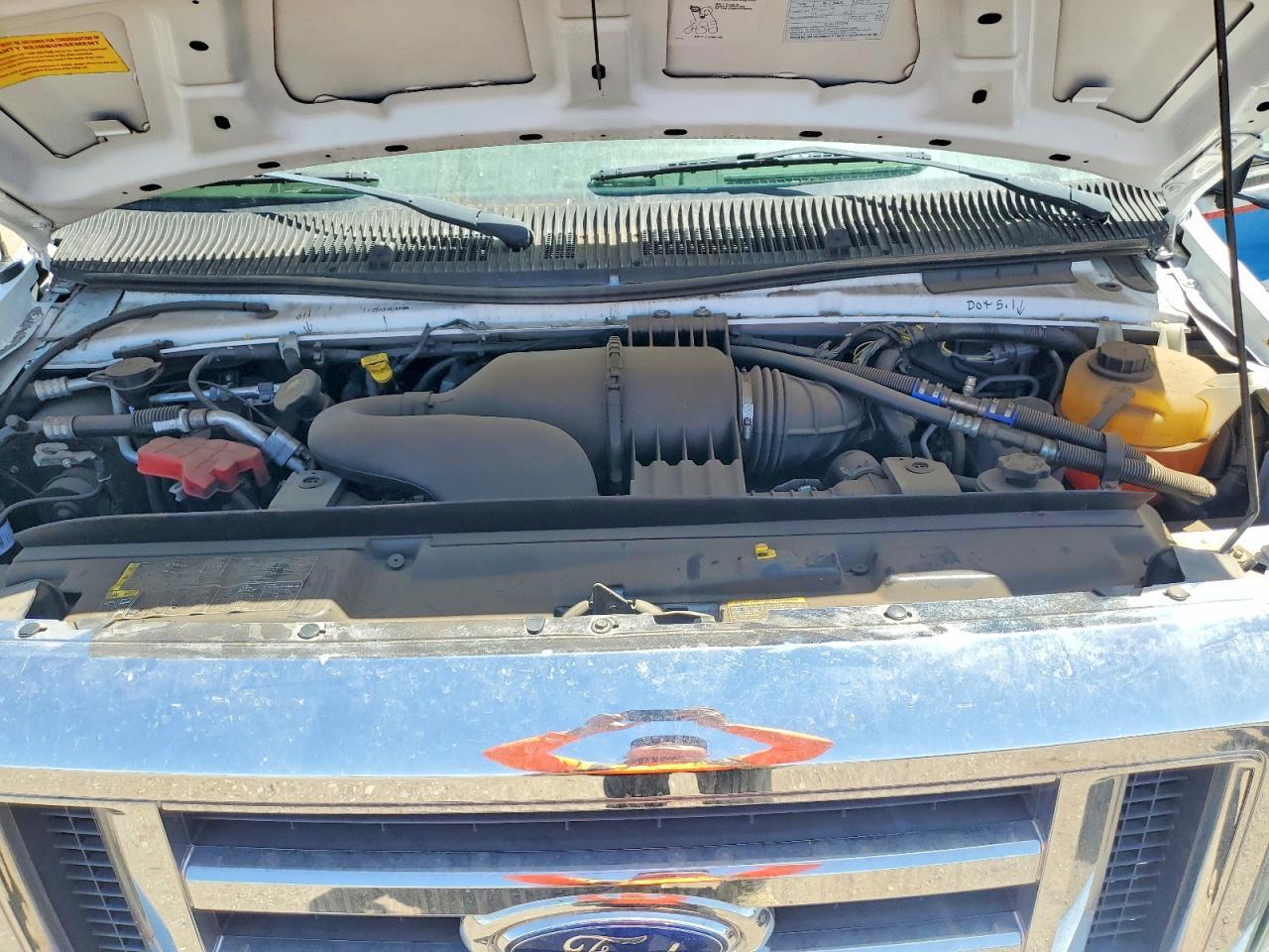 2017 Ford Econoline E450 Super Duty Cutaway Van