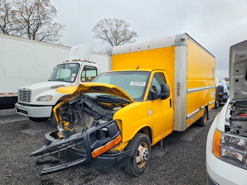 2015 GMC Savana BOX Truck