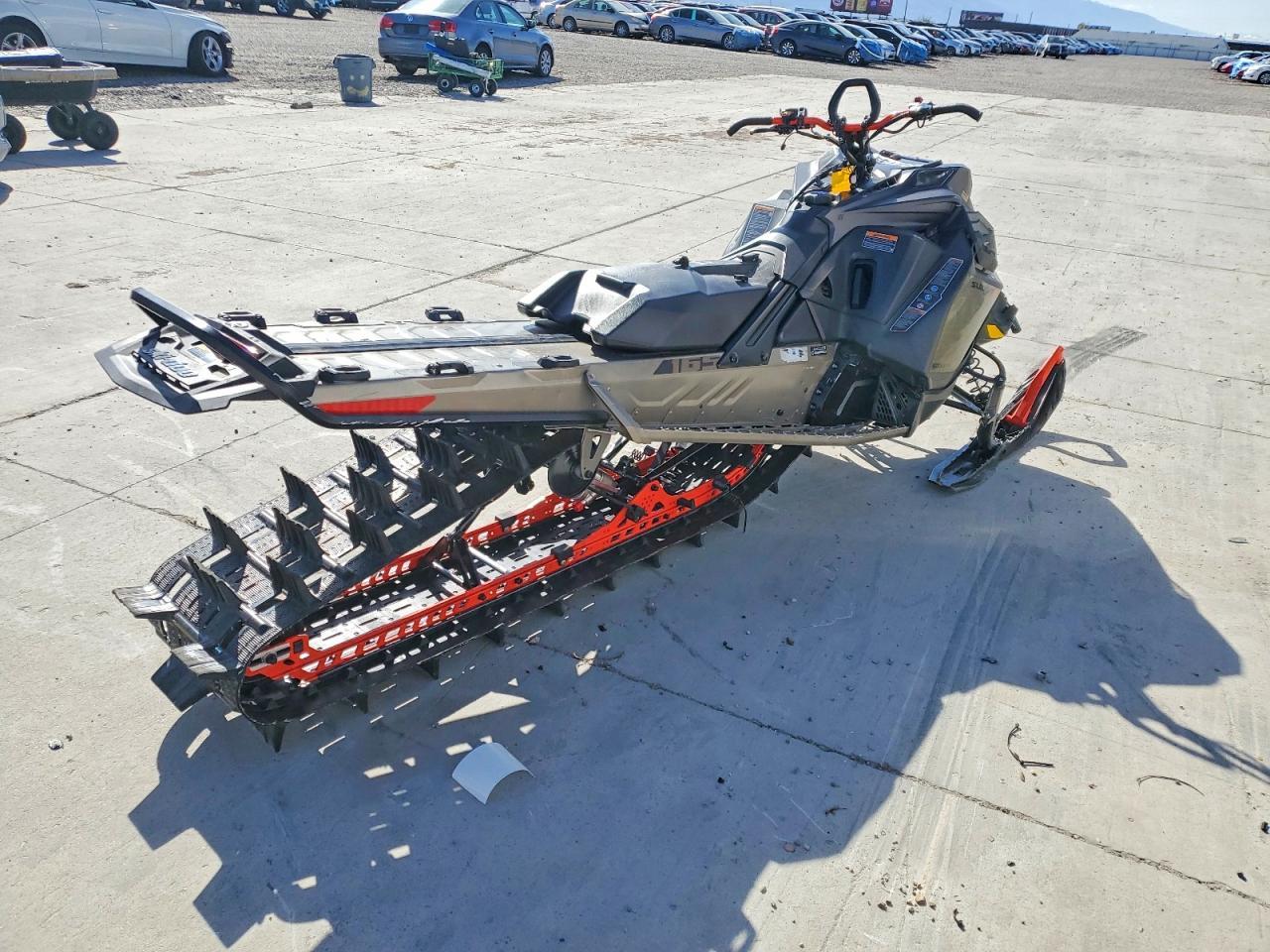 2022 Polr Snowmobile