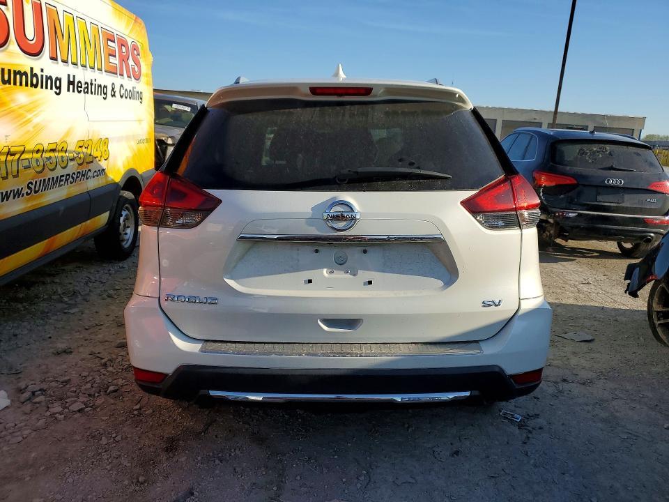 2018 Nissan Rogue sv