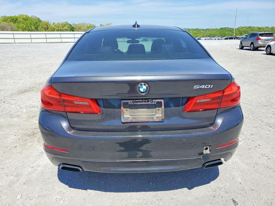 2019 BMW 540 i