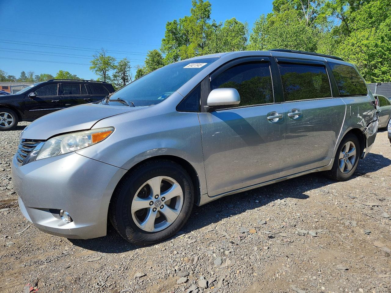 2011 Toyota Sienna le