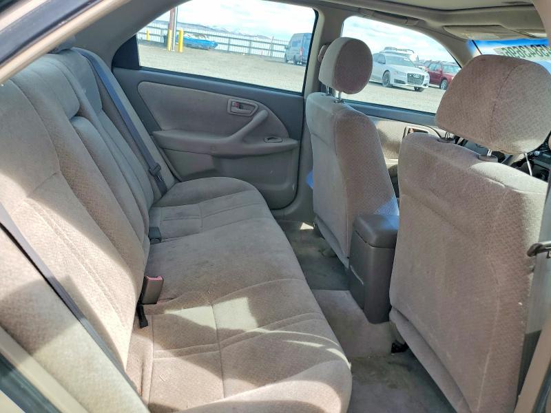 2000 Toyota Camry le