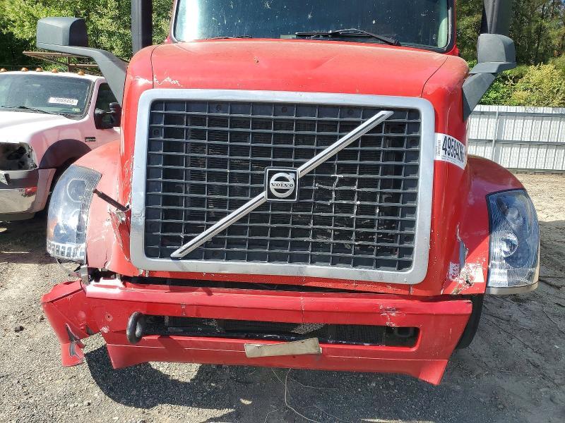 2012 Volv O VNL Semi Truck