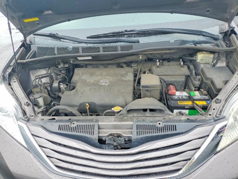 2016 Toyota Sienna le