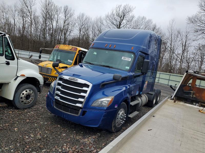 2020 Freightliner Cascadia 126 Semi Truck