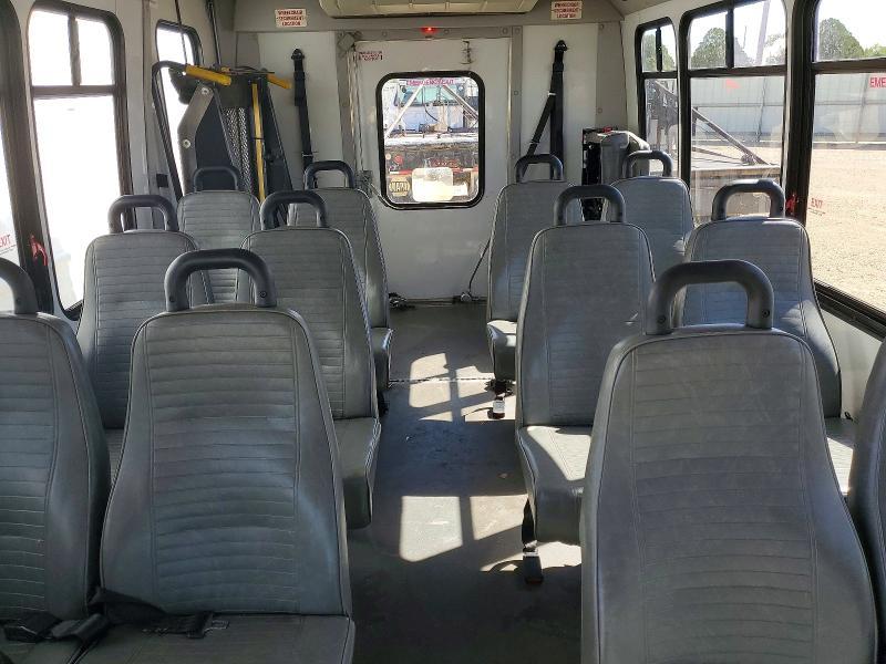 2016 Ford E350 Shuttle bus