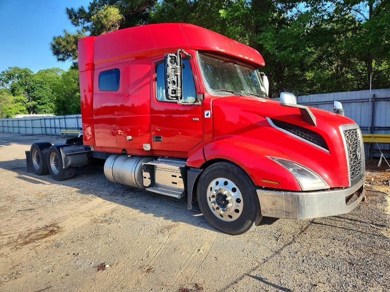 2019 Volvo VNL Semi Truck