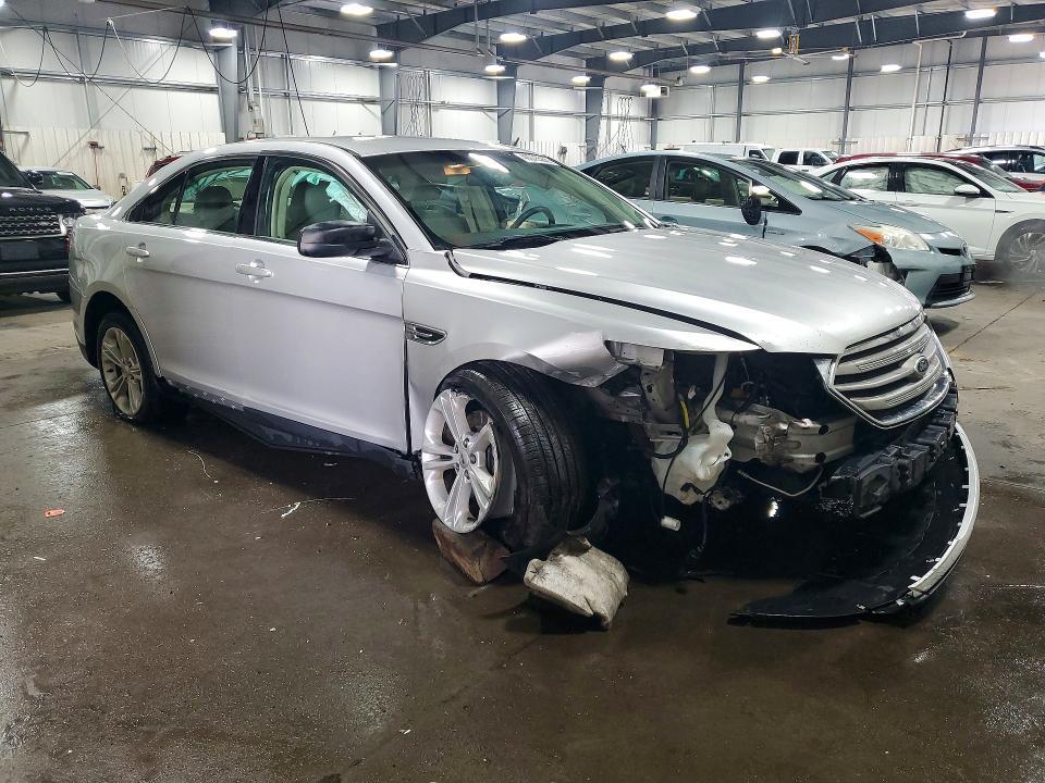 2015 Ford Taurus se