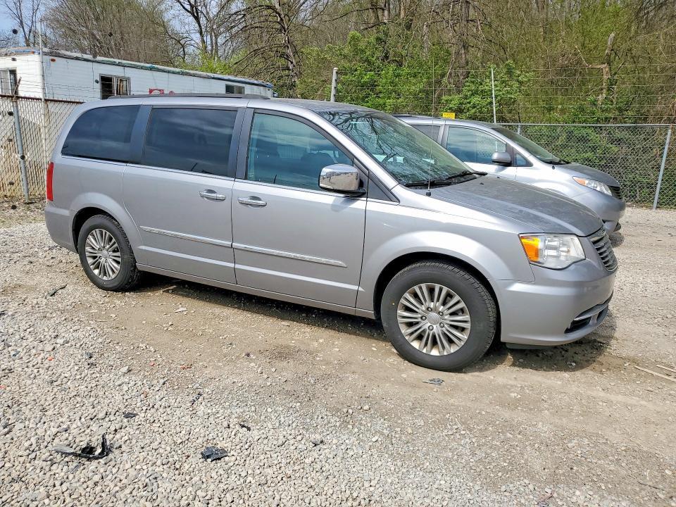 2015 Chrysler Town & Country Touring l
