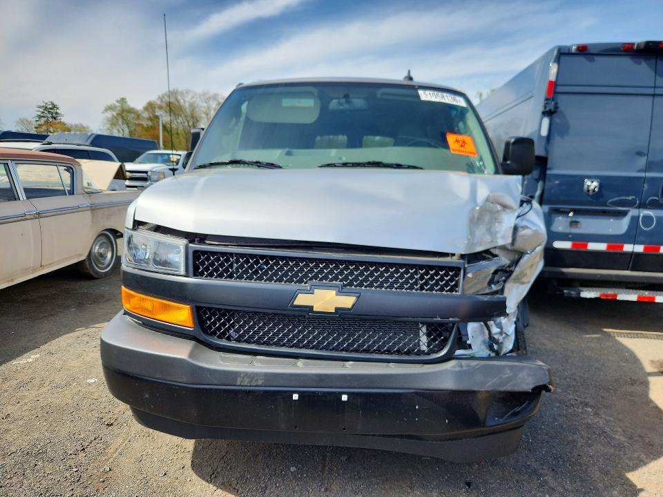 2025 Chevrolet Express G2500 LS